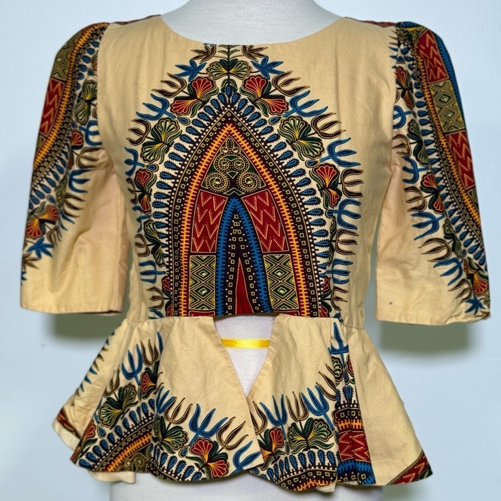 NWOT Woman’s African Print Top